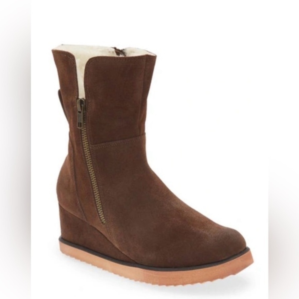 Chocolat Blu Mallory Brown Suede Genuine Shearling Wedge boots size 6.5 $235